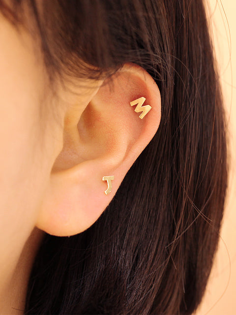 14K gold Plain Initial cartilage earring 20g