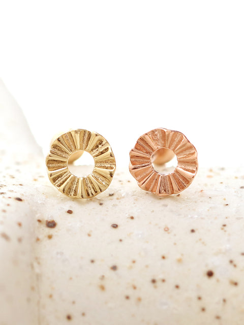 14K Gold Round Cutting Cartilage Earring 20G