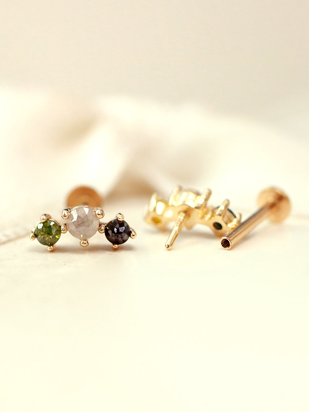 14K Gold Internal Rough Diamond Labret Piercing 18G16G – MinimalBijoux