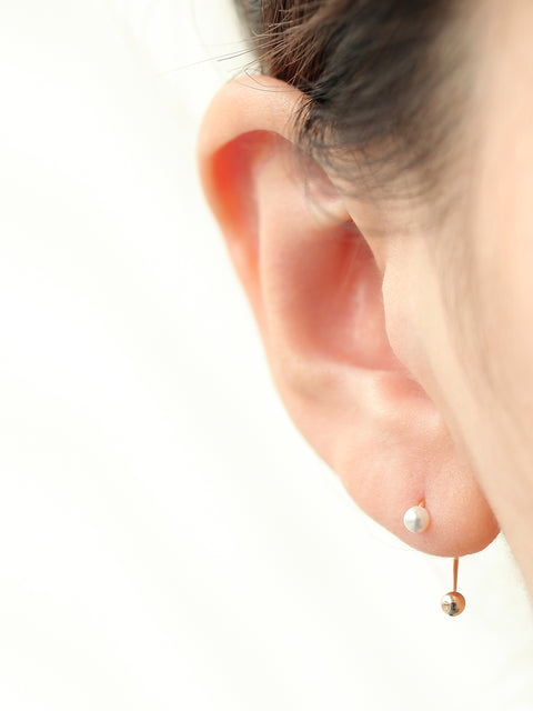 14K gold Opal & Pearl cartilage earring 20g