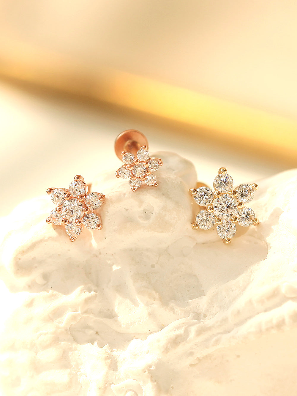 14K Gold Lovely Flower Internally Threaded Labret Piercing 18g16g ...