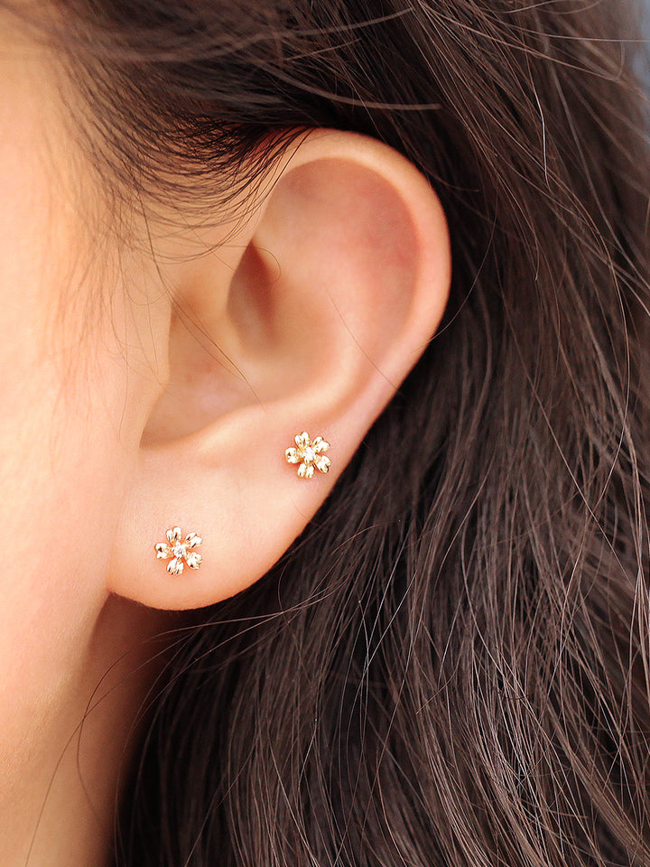 14K Gold Mini Cubic Flower Cartilage Earring 20G18G16G