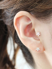 14K gold Double Flower Cubic cartilage earring 20g