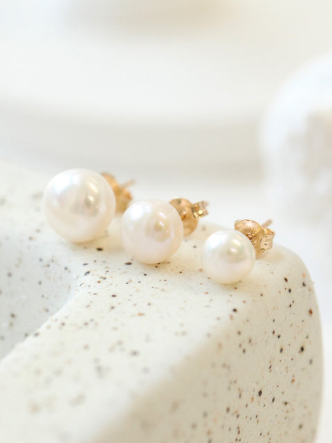14K Gold Nature fresh water pearl cartilage earring