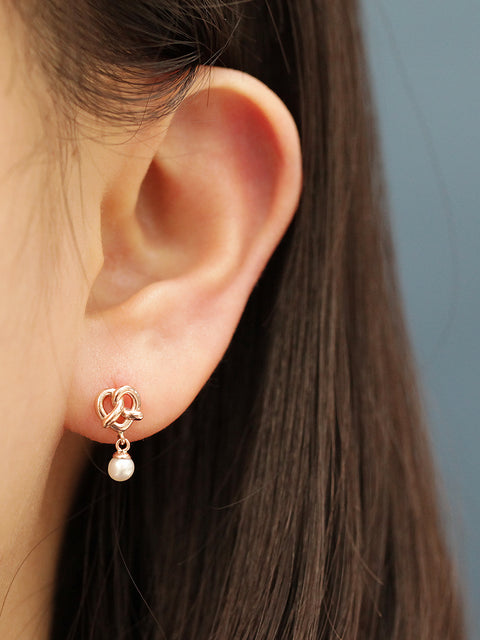 14K Gold Pearl Heart Cartilage Earring 18G16G