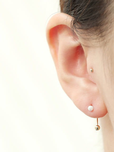 14K gold Opal & Pearl cartilage earring 20g