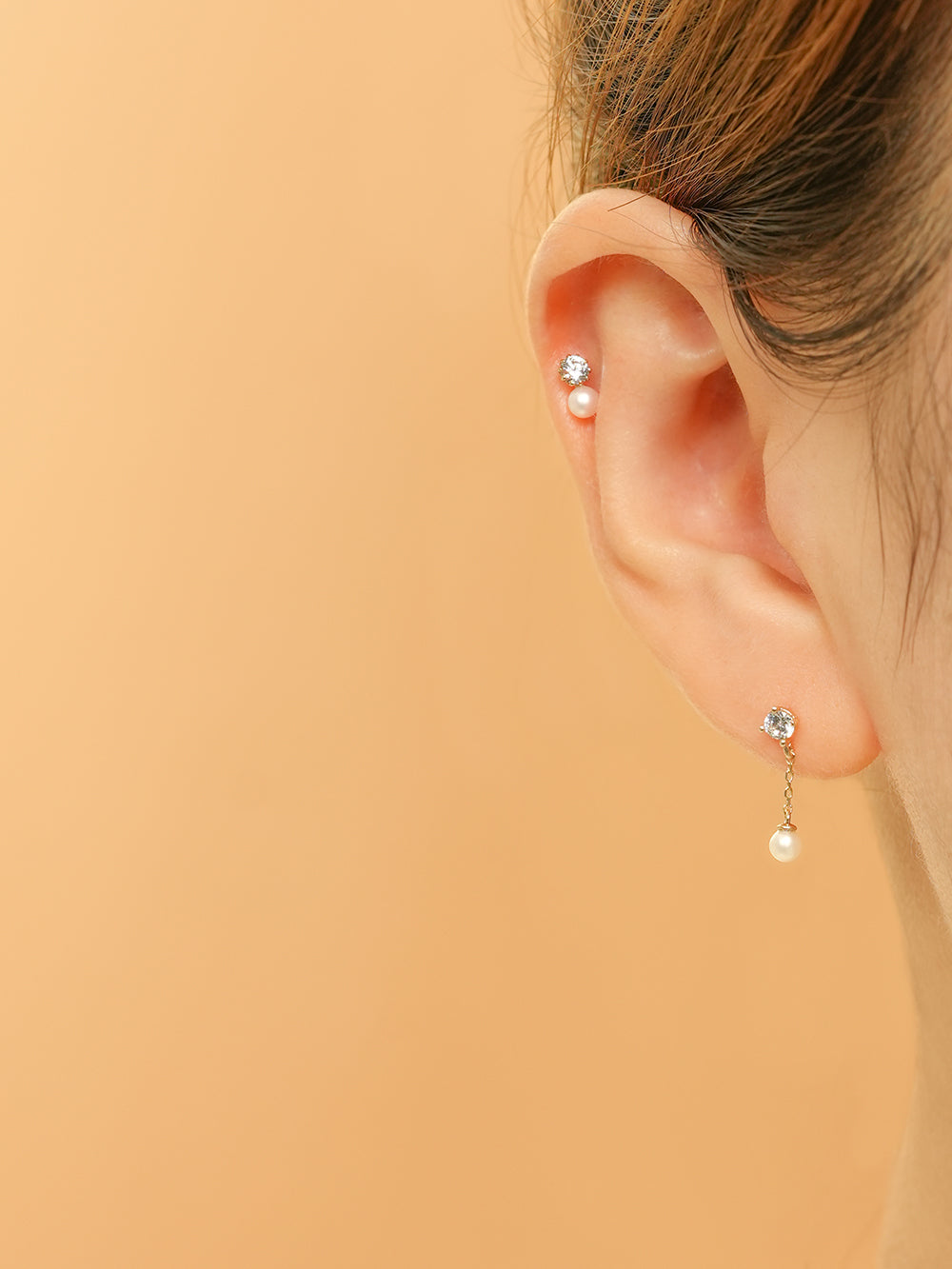 14K Gold Point Cubic Fresh Water Pearl Drop Cartilage Earring 20G18G16G