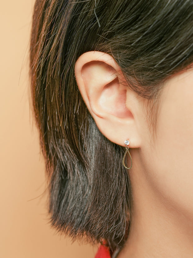 14K Gold Line Waterdrop Cartilage Earring 20G18G16G