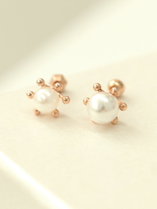 14K Gold Triple Flower Pearl Cartilage Earring 18G16G