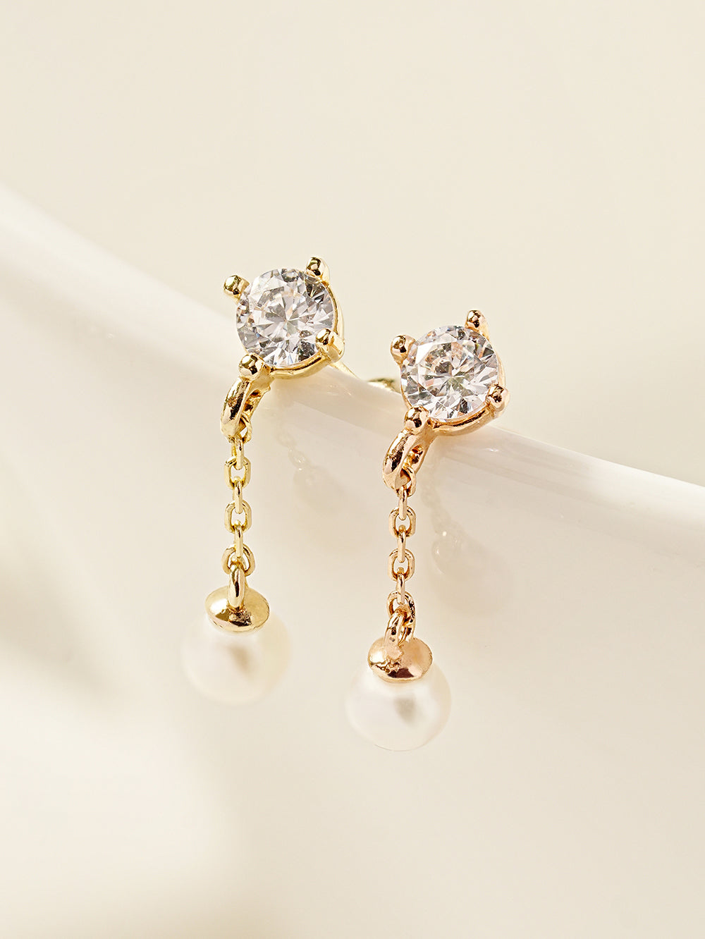 14K Gold Point Cubic Fresh Water Pearl Drop Cartilage Earring 20G18G16G