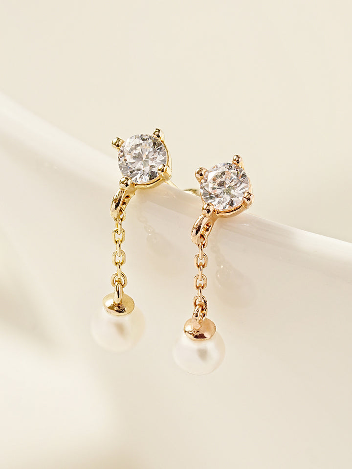 14K Gold Point Cubic Fresh Water Pearl Drop Cartilage Earring 20G18G16G