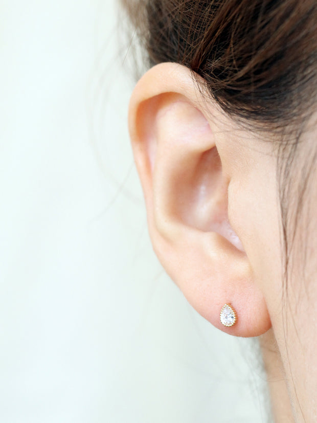 14K gold figure cz cartilage earring 20g
