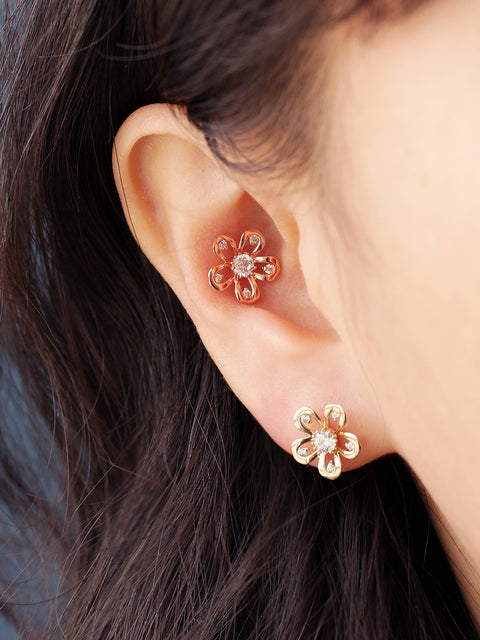 14K Gold glossy Flower Cartilage Earring 20g18g