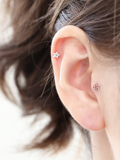 925 Silver Mini Flower Cartilage Earring 16g