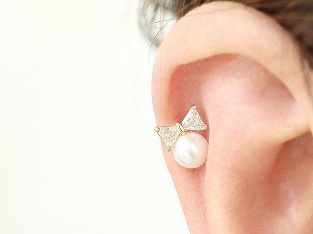 14K gold pearl ribbon Cartilage earring 20g