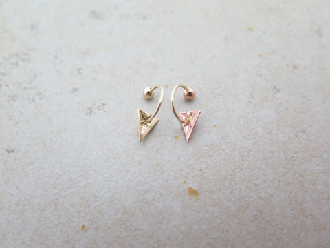 ?¬진촬영 / (중량, ?ˆì?ë¦? ?•인 / ?£시가격o / 10K 14K Gold CZ Pyramid U shape tragus earring