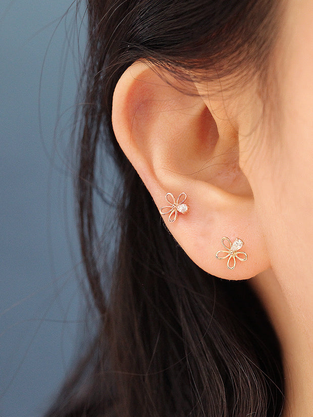 14K Gold Cubic Flower Cartilage Earring 20G18G
